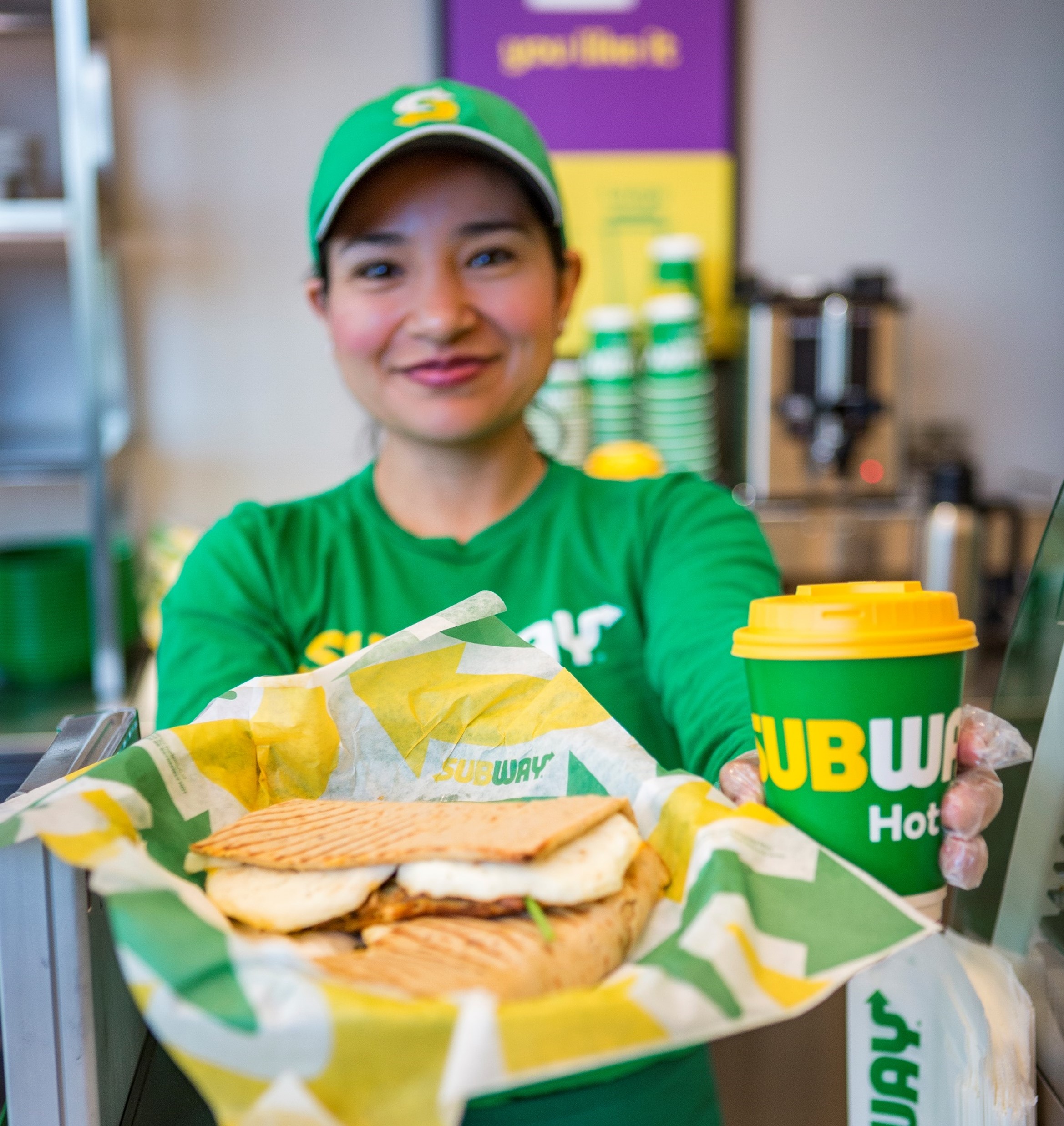 https://d3n2401vhvcfv5.cloudfront.net/_images/company/Subway/1737588019139-Sandwich Artist making a sandwich (2).jpg